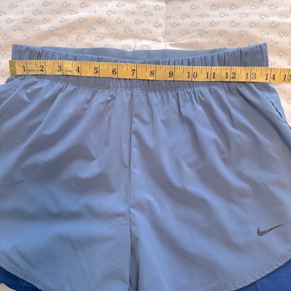 Nike Women's Blue Athletic Size Medium Shorts - Picture 4 of 7
